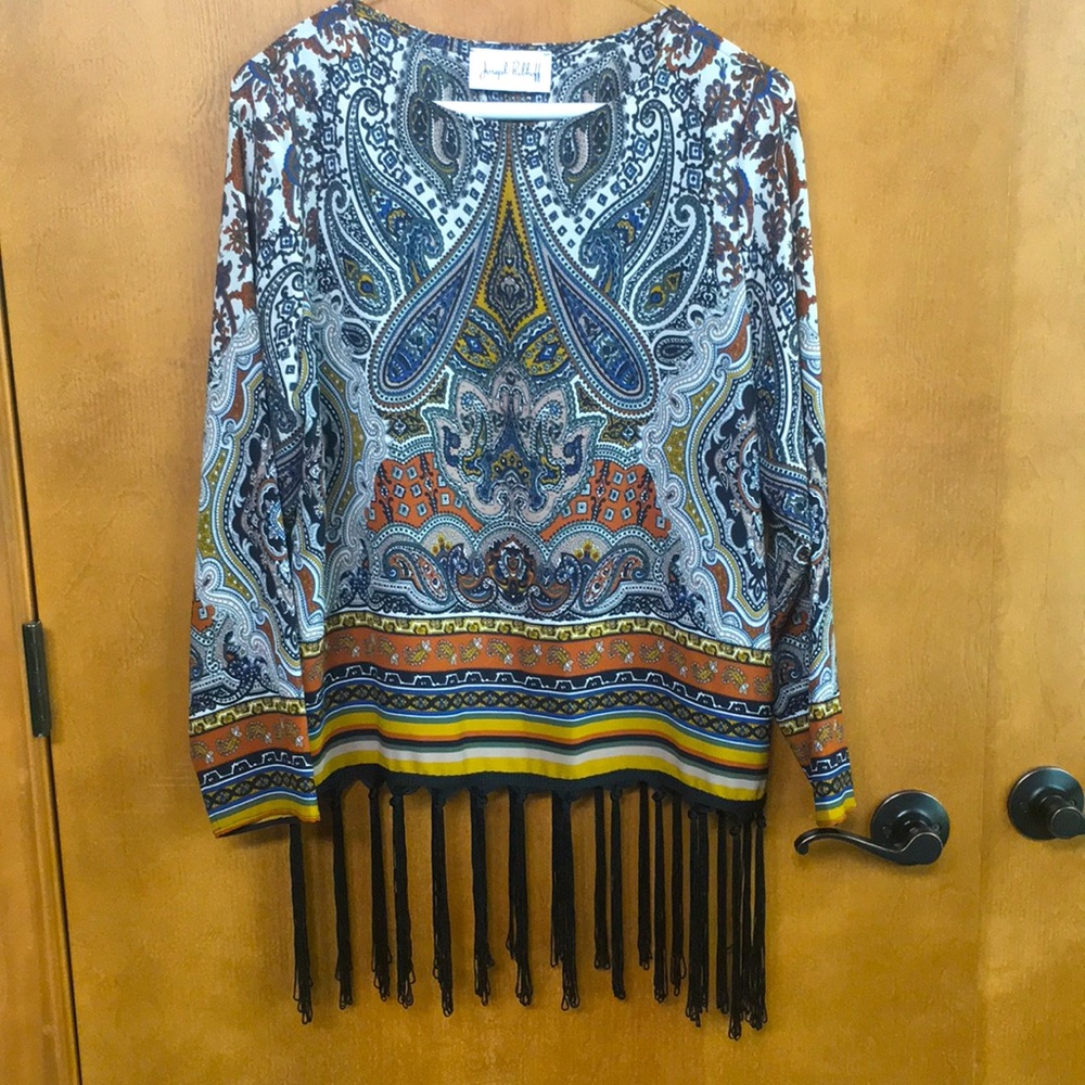 Beautiful fringed blouse. Worn once. Size M.